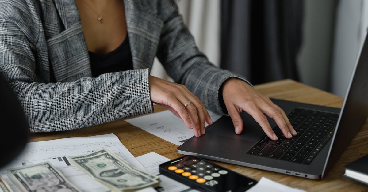 découvrez comment l'investissement humain transforme les entreprises en favorisant le développement des compétences, la diversité et l'engagement des employés, pour un avenir plus durable et performant.