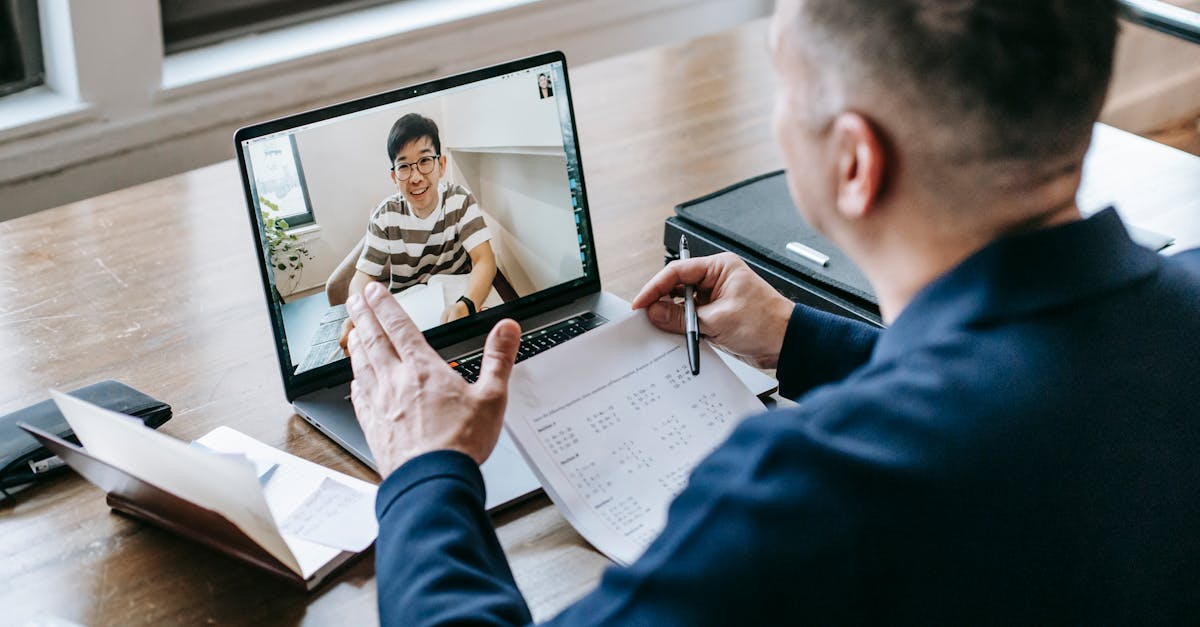 Le mentorat inversé : une approche innovante pour apprendre des jeunes générations