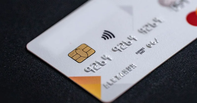 Fourniture carte débit Crédit Agricole 45 euros : est-ce normal ?