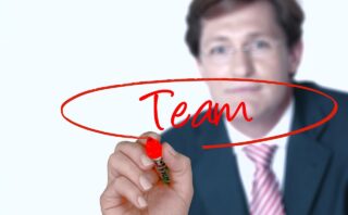 découvrez les meilleures pratiques et outils pour un management d'équipe efficace, favorisant la collaboration, la motivation et la performance collective.