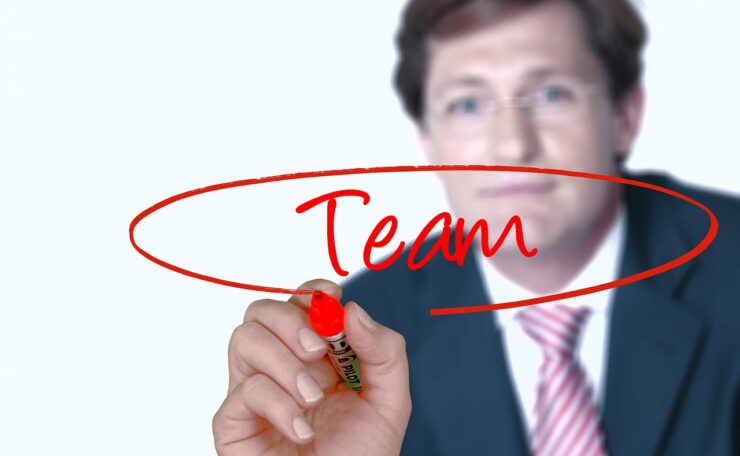 découvrez les meilleures pratiques et outils pour un management d'équipe efficace, favorisant la collaboration, la motivation et la performance collective.