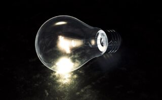 Jeunes entrepreneurs : comment le networking ouvre des portes insoup&ccedil;onn&eacute;es